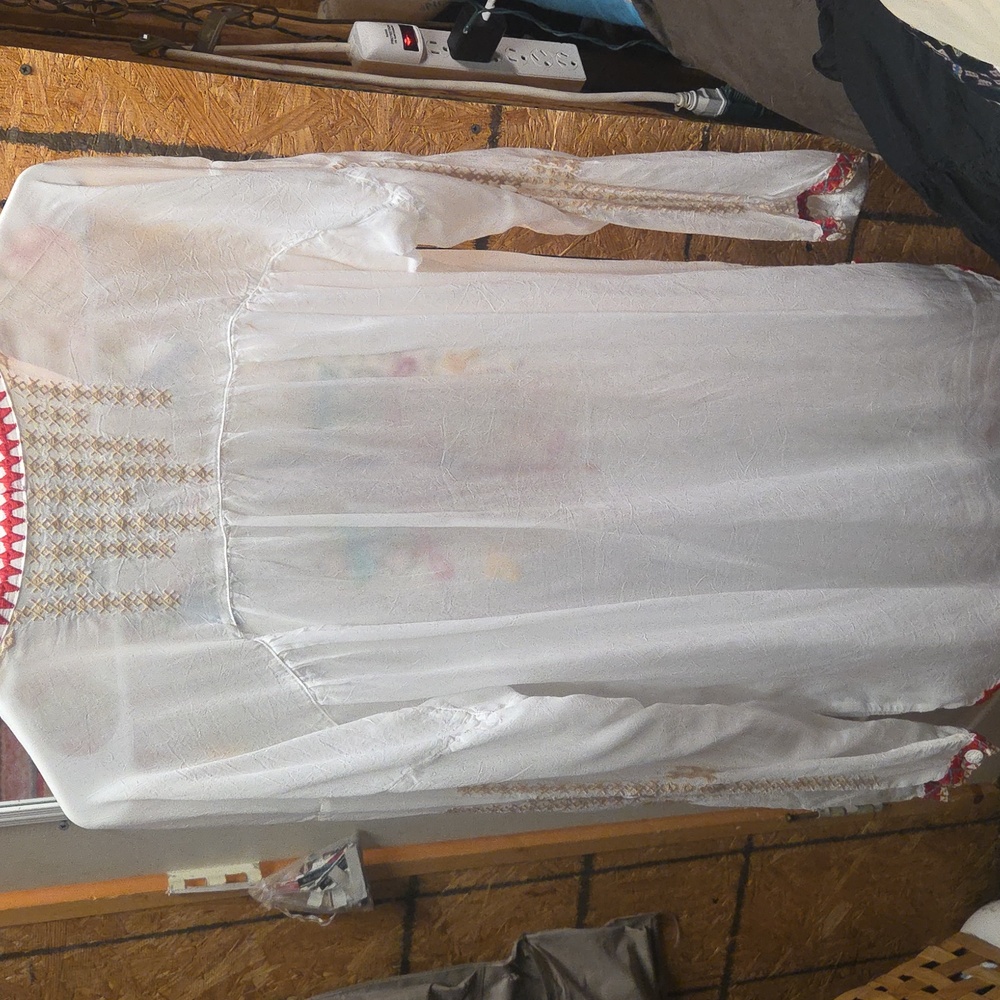 Johnny Was White Floral Embroidered Blouse - Picture 2 of 3